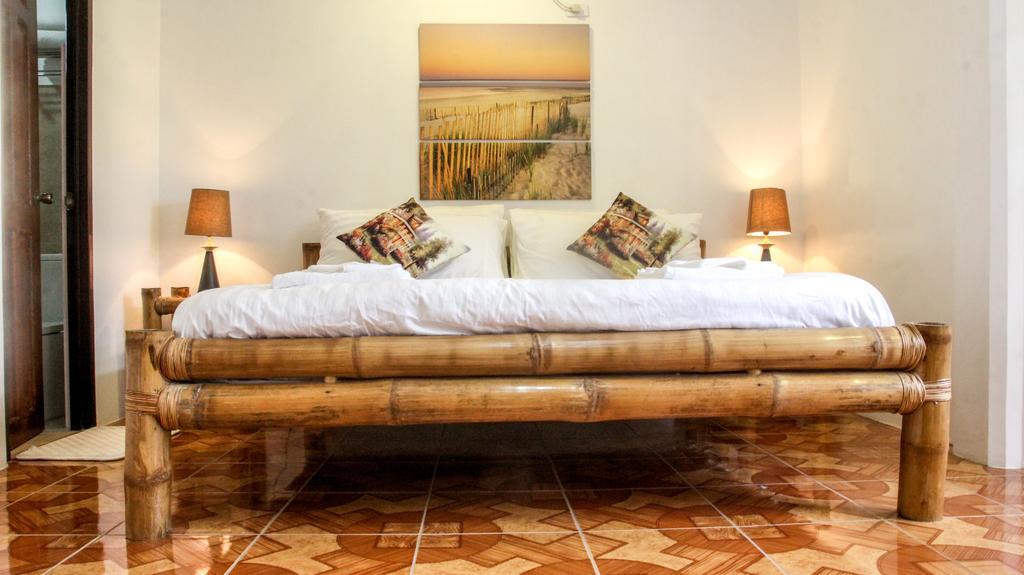 Hilltop Pool And Villa Puerto Princesa Εξωτερικό φωτογραφία